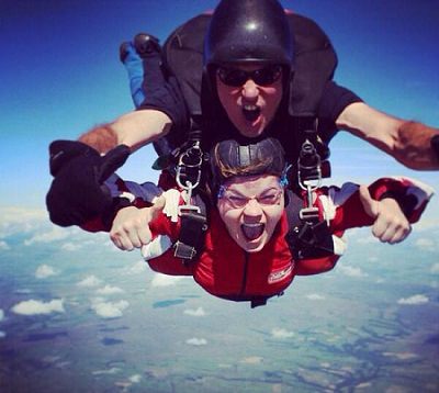 Suzie_Lewis_skydive